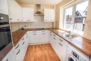 KITCHEN- click for photo gallery